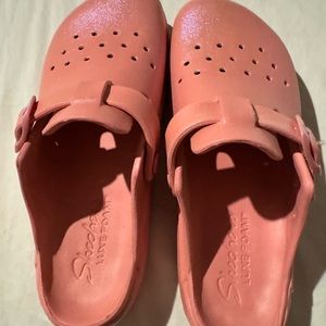 Women’s sketchers luxe foam clogs size 7
